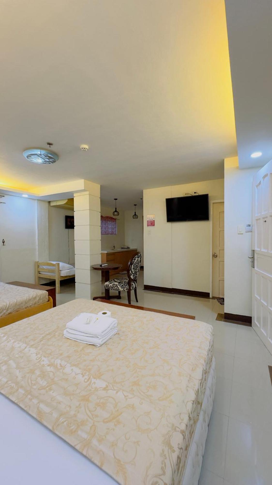 La Anclar Hotel Davao Exterior foto